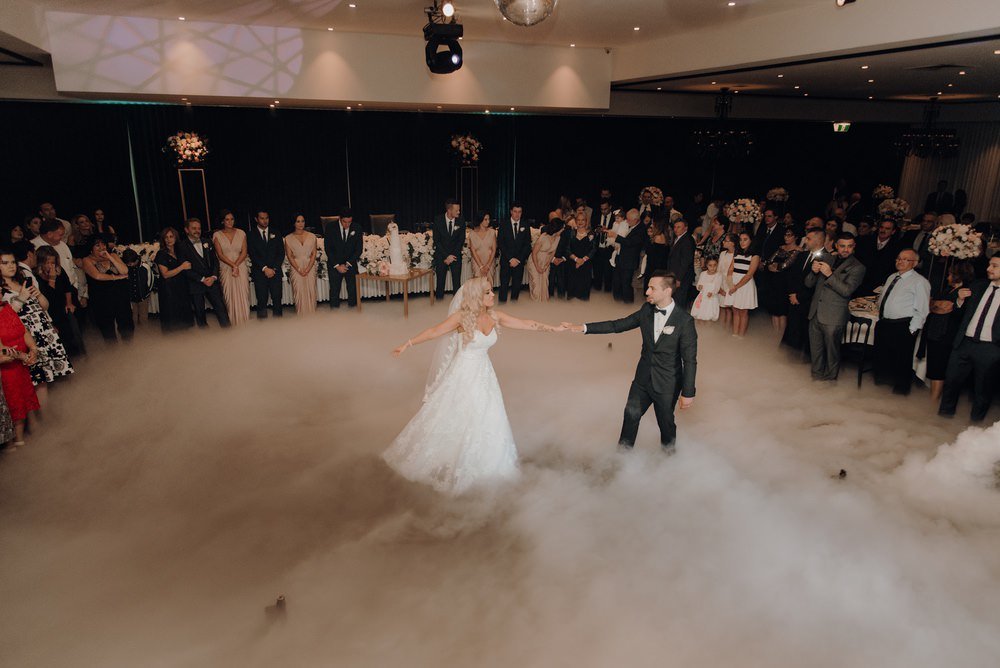 Lakeside Wedding Photos Lakeside Receptions Wedding Photographer Photography 080